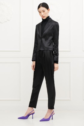 Completo lucido nero con giacca e pantalone  - Giuliette Brown - Noleggio Drexcode - 1