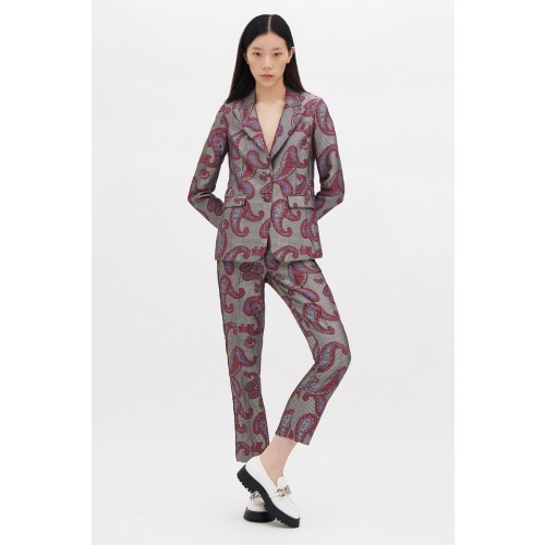 Noleggio Abbigliamento Firmato - Completo giacca e pantalone con motivo paisley - Giuliette Brown - Drexcode -2