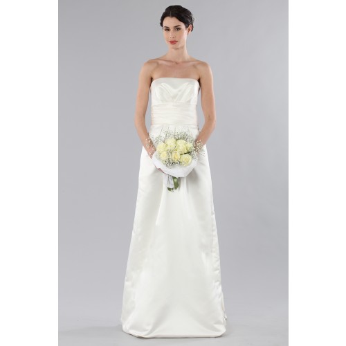 Noleggia online Abito da sposa bustier by Pronovias | Drexcode