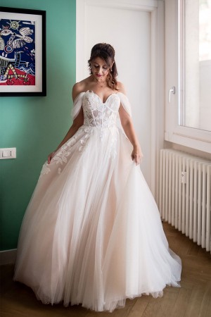 Abiti da sposa classica a noleggio