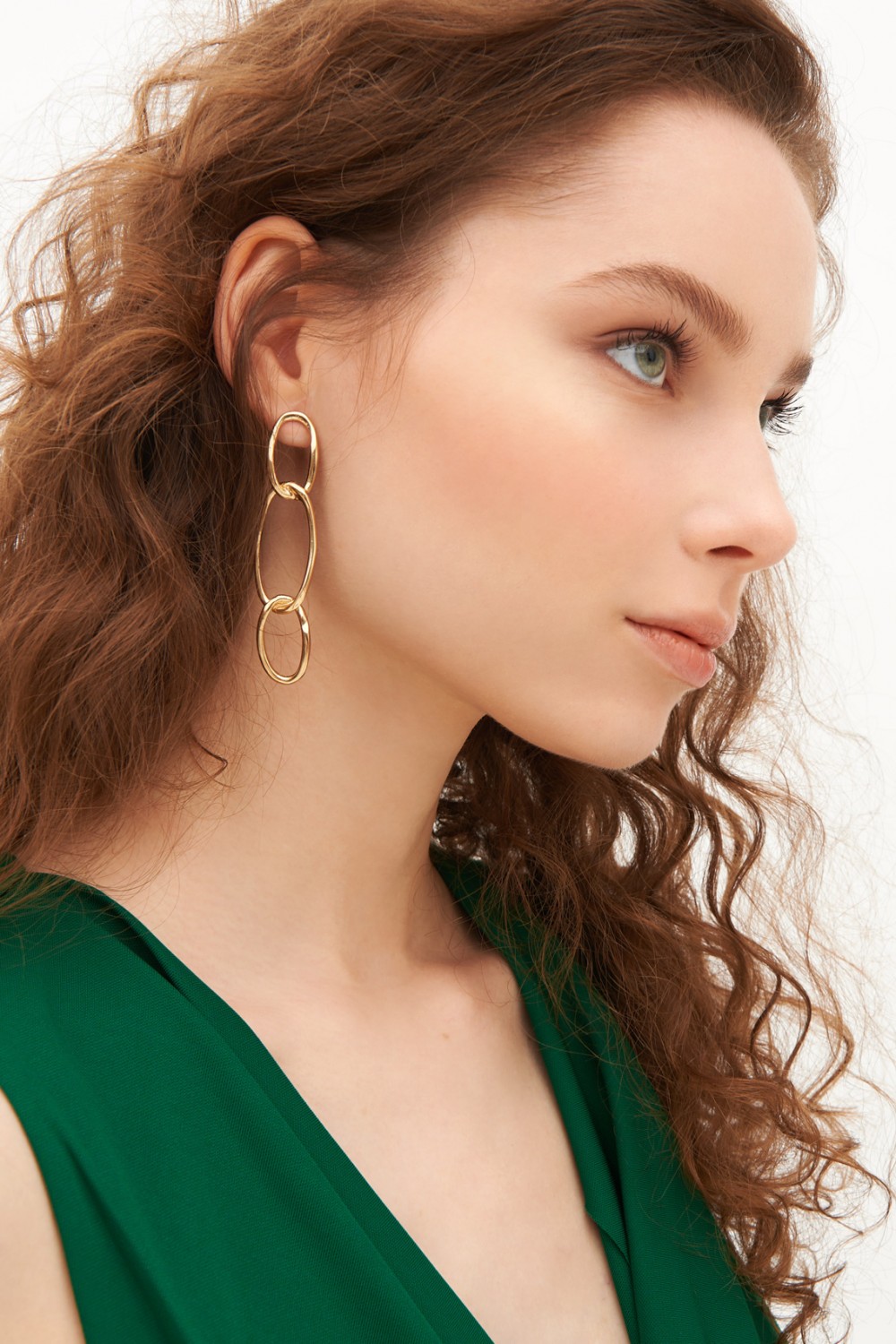 Golden oval chain drop earrings 