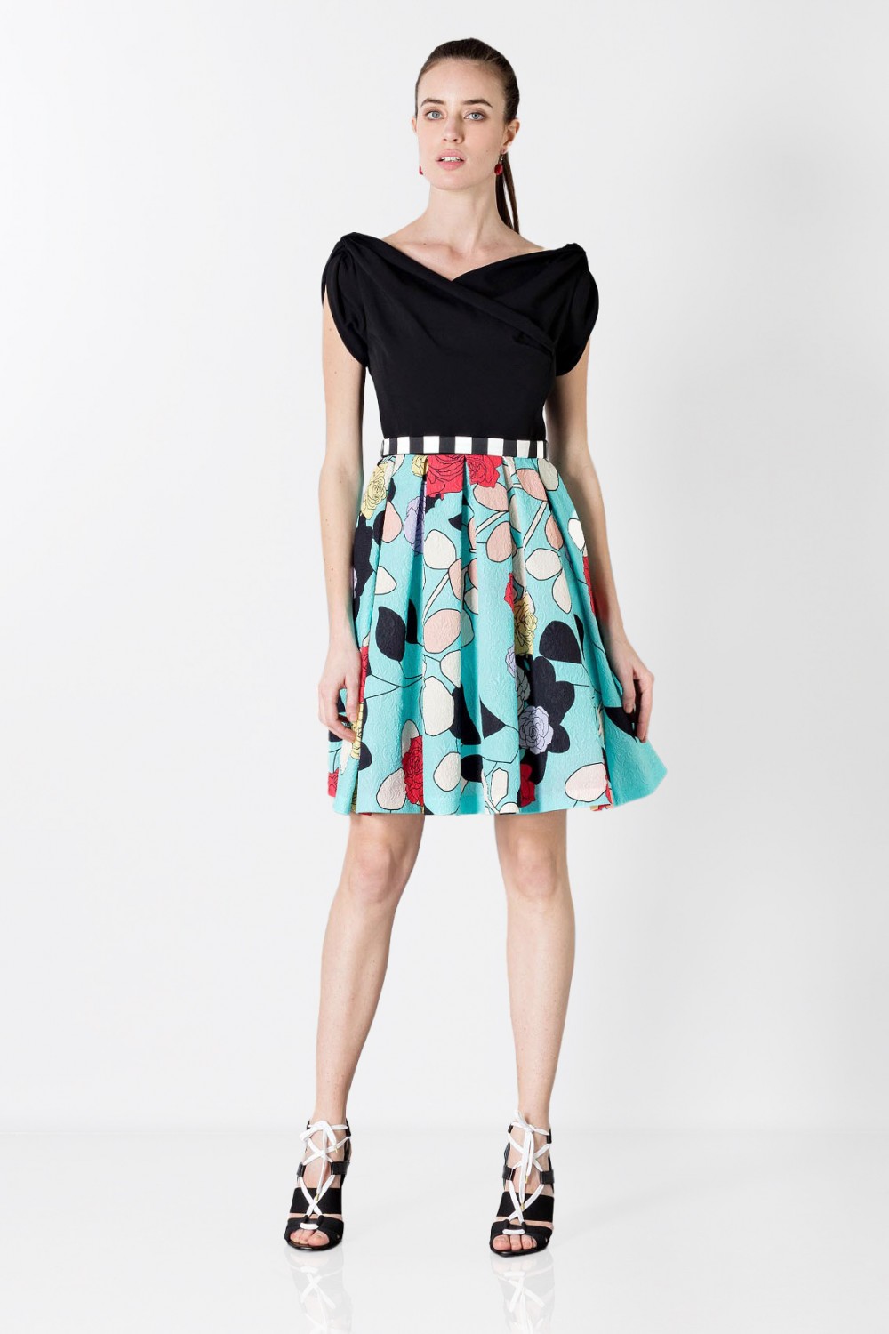  Patterned dress with boat neck