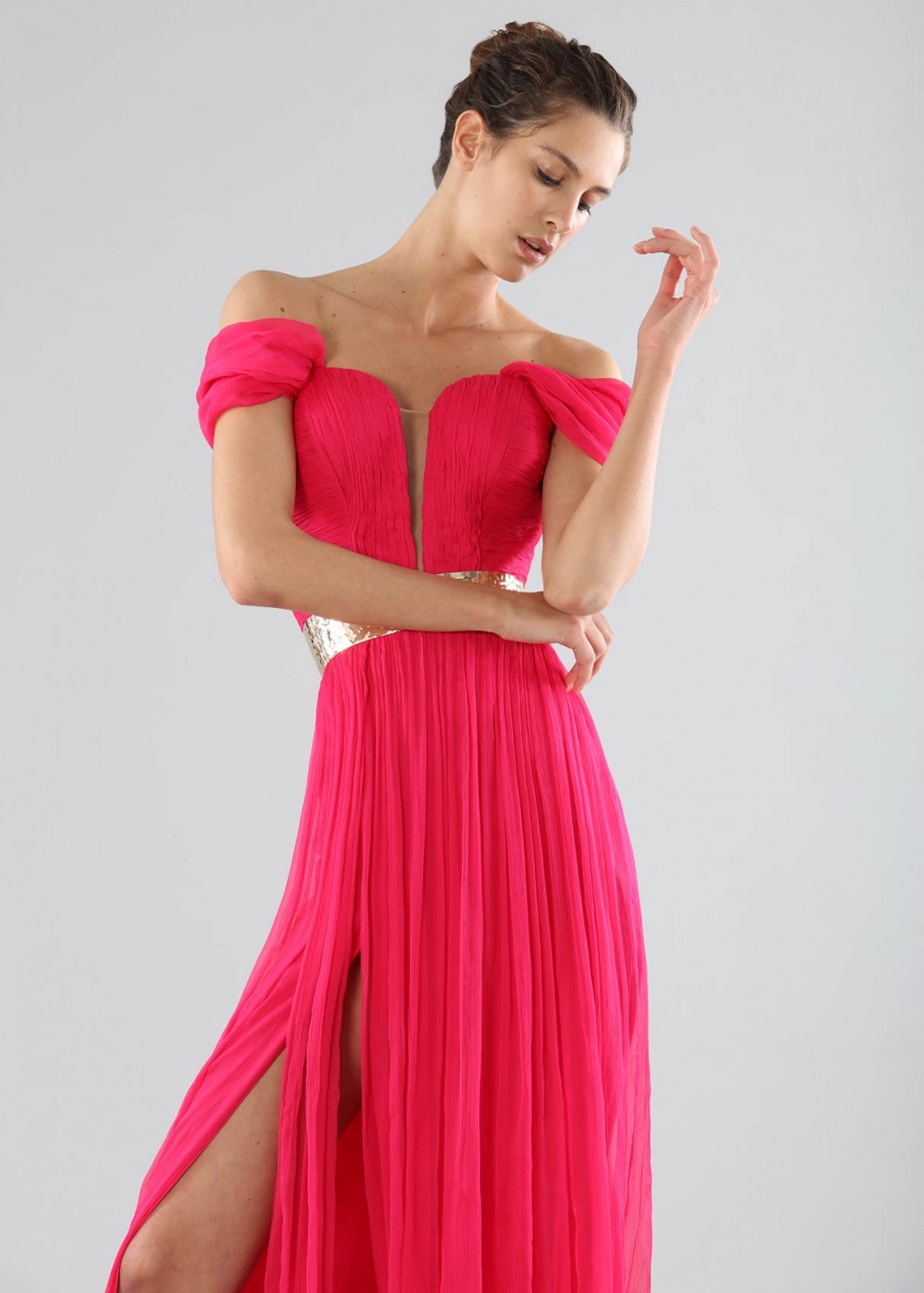 Noleggia online Off-shoulder fuchsia dress with slit by Cristallini ...