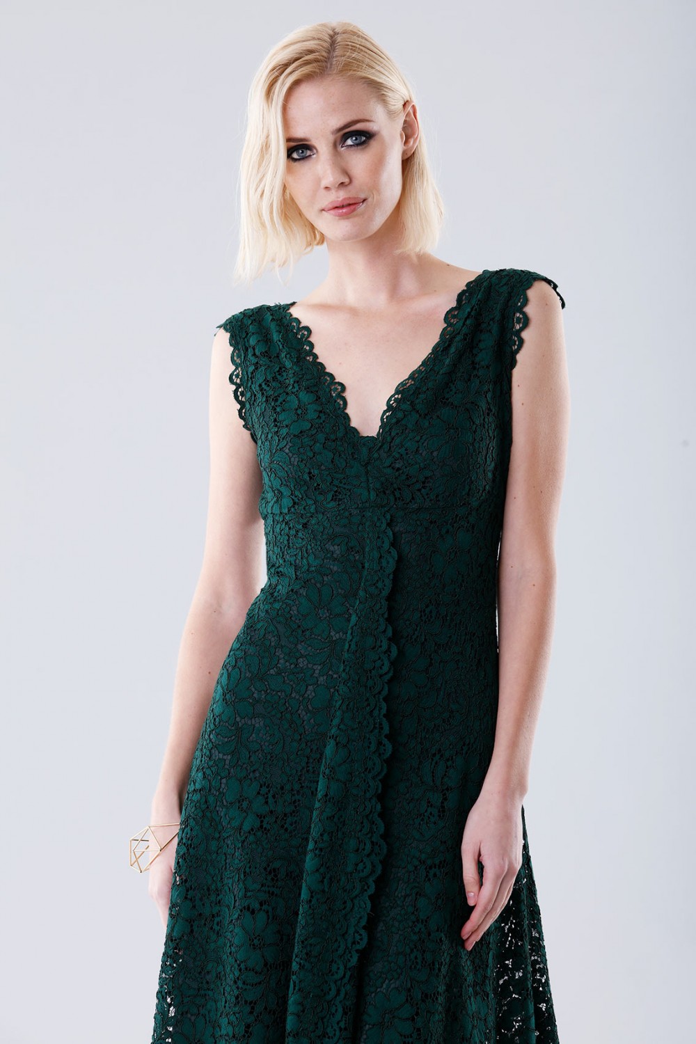 Noleggia online Green lace dress with drapery by Daphne | Drexcode