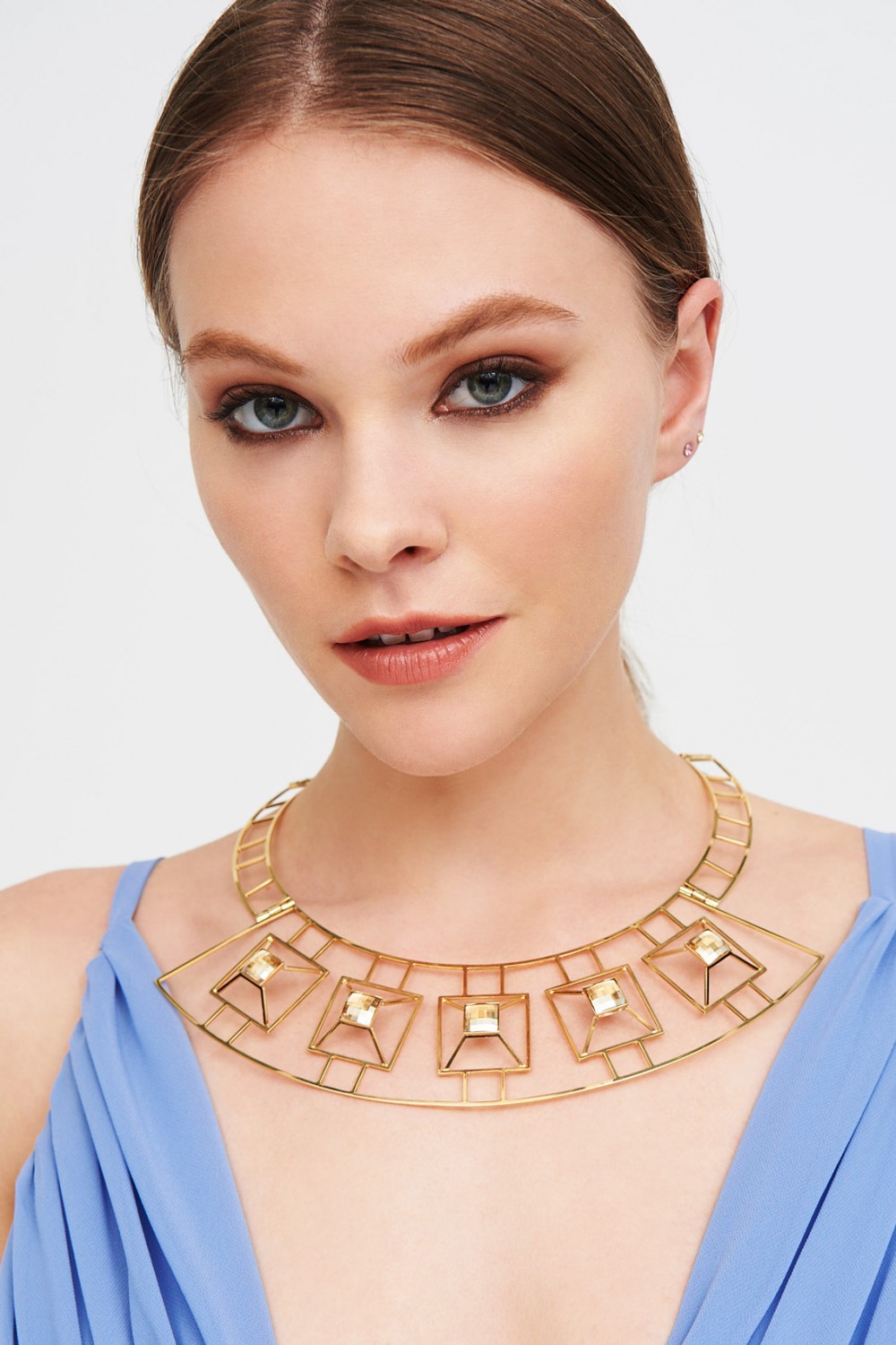 Geometric rigid necklace 