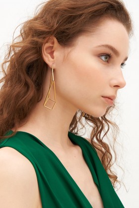 Gold earrings in the shape of origami - Noshi - Rent Drexcode - 1
