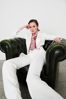 White jacket and trouser suit - Redemption - Rent Drexcode - 1