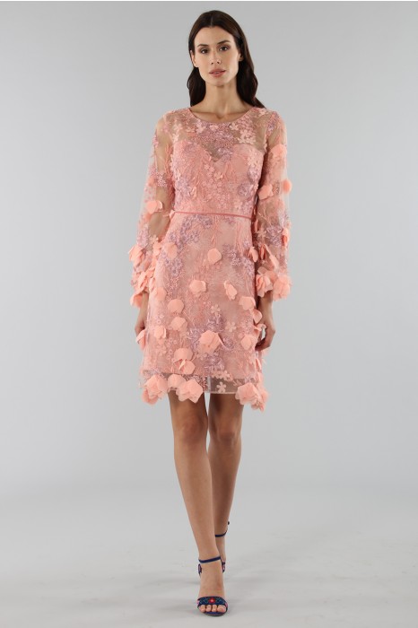 Noleggia online Cocktail dress with 3D floral embroidery by Marchesa Notte Drexcode