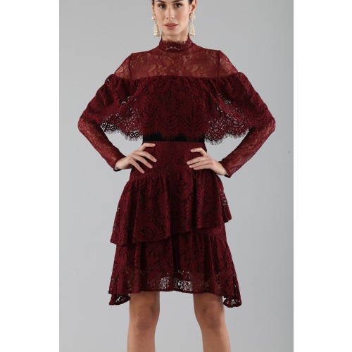 Noleggio Abbigliamento Firmato - Short burgundy dress with ruffles and cape sleeves - Perseverance - Drexcode -7