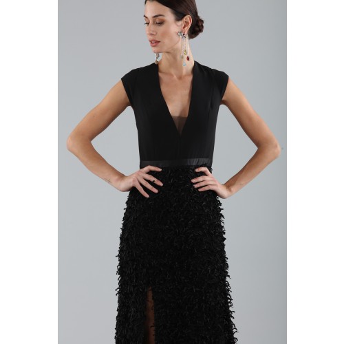 Noleggio Abbigliamento Firmato - Black dress with finished skirt and V cut to the back - Halston - Drexcode -6