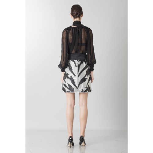 Noleggio Abbigliamento Firmato - Black and white skirt with roses and silk black blouse - Blumarine - Drexcode -7