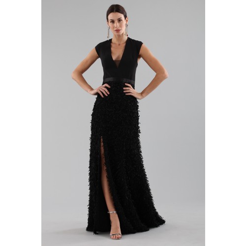 Noleggia Online Black Dress With Finished Skirt And V Cut To The Back By Halston Drexcode