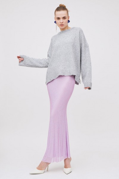 Glitter sweater and pink skirt look
