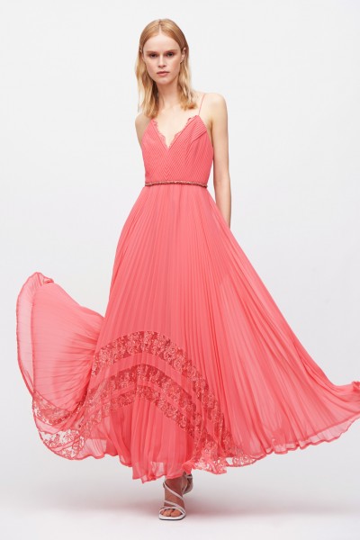 Pleated dress with lace