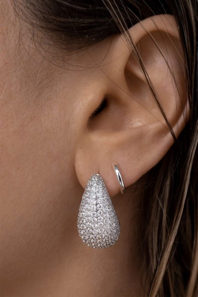 Silver drop earrings with zircons