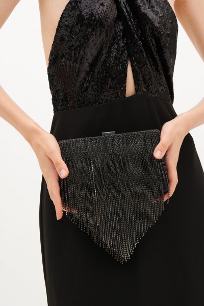 Clutch with fringes