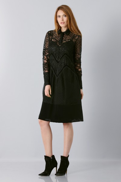 Lace dress with sleeves