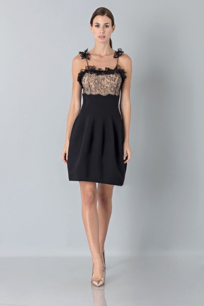 Dress with shoulder straps of processed lace