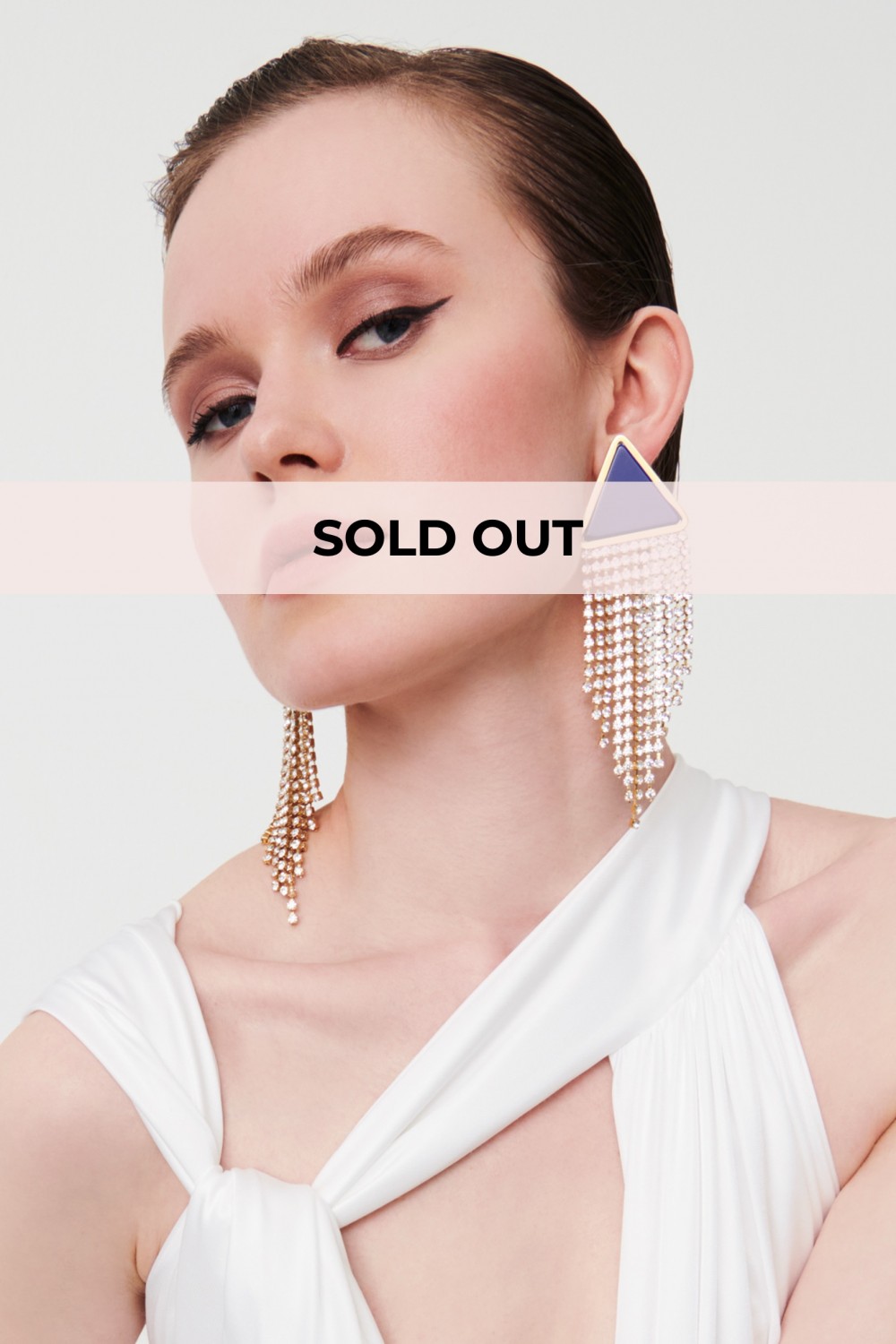 Orecchini triangolo in strass e resina