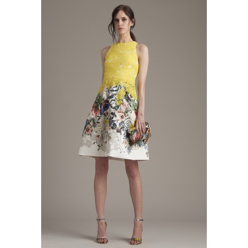Noleggio Abbigliamento Firmato - Robe courte motif floral en dantelle jaune - Monique Lhuillier - Drexcode -1