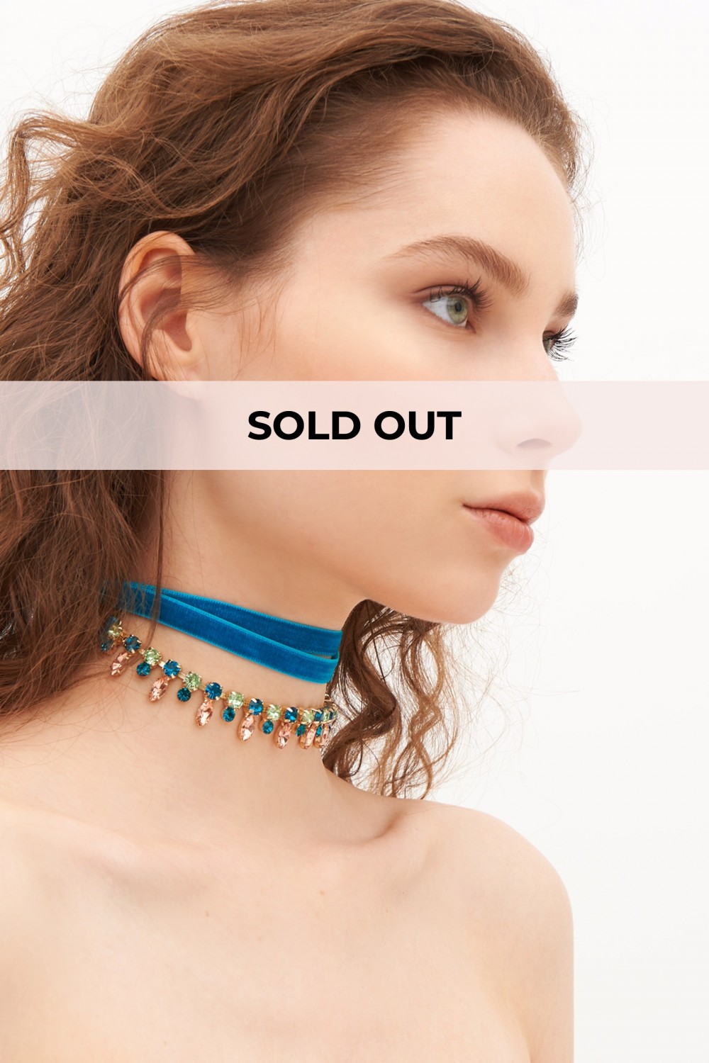 Choker in velluto blu e cristalli