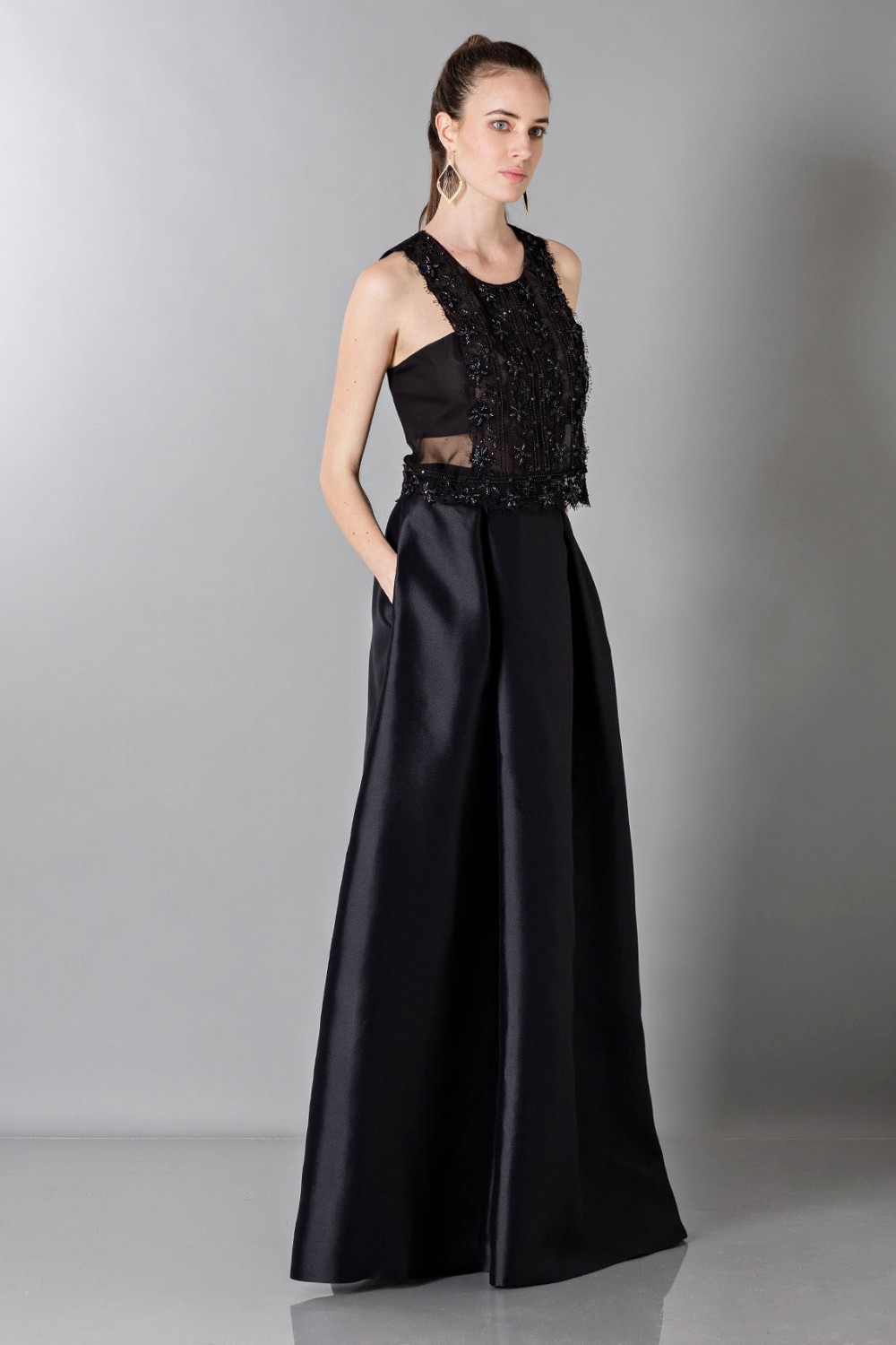 Top con paillettes e trasparenze
