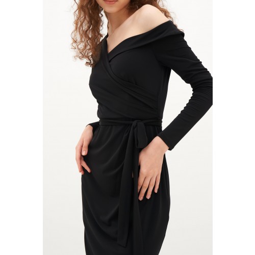 Noleggio Abbigliamento Firmato - Tubino nero asimmetrico - Halston - Drexcode -3