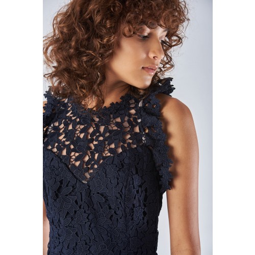 Noleggio Abbigliamento Firmato - Abito in pizzo blu con trasparenze - Halston - Drexcode -2