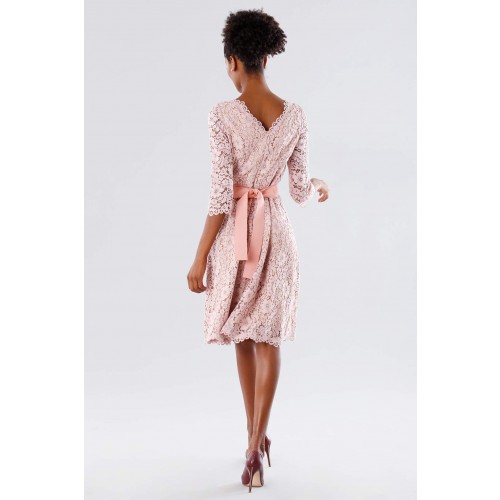 Noleggio Abbigliamento Firmato - Abito in pizzo rosa con cintura removibile - Daphne - Drexcode -3